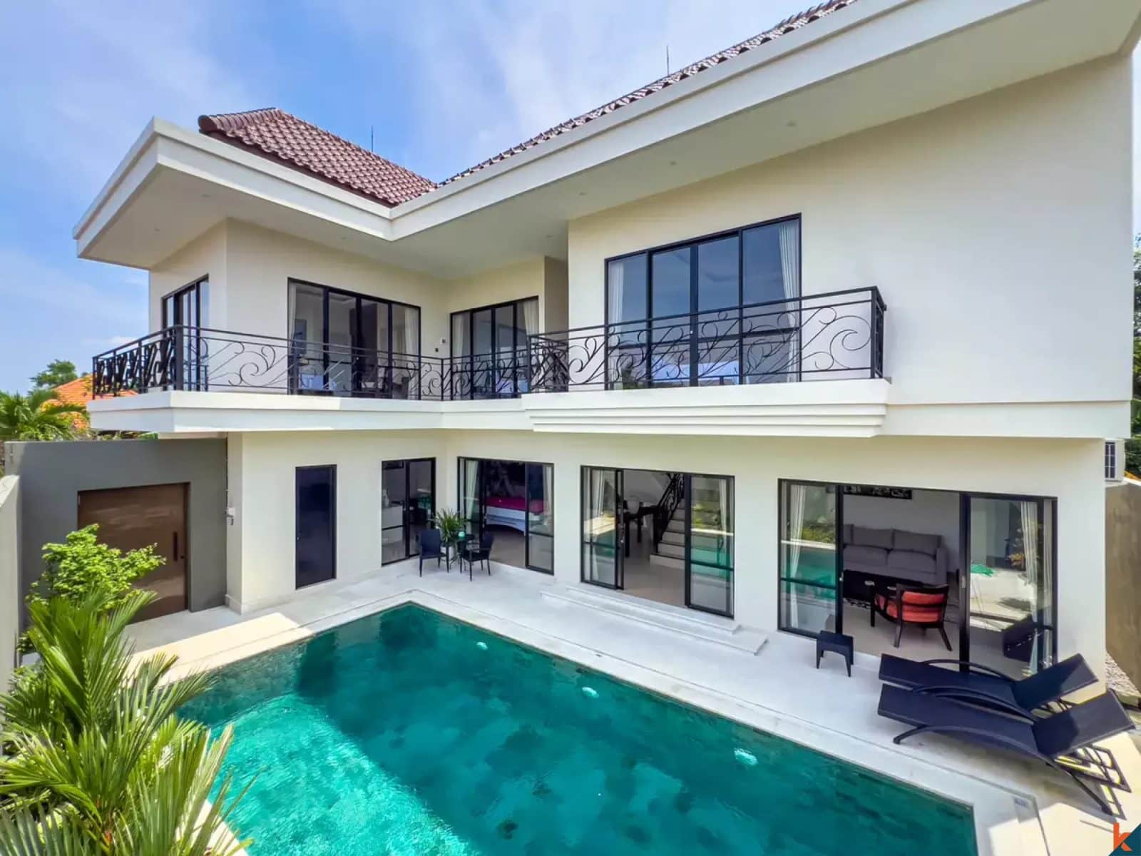 Modern Elegance 3-Bedroom Leasehold Villa in Seminyak