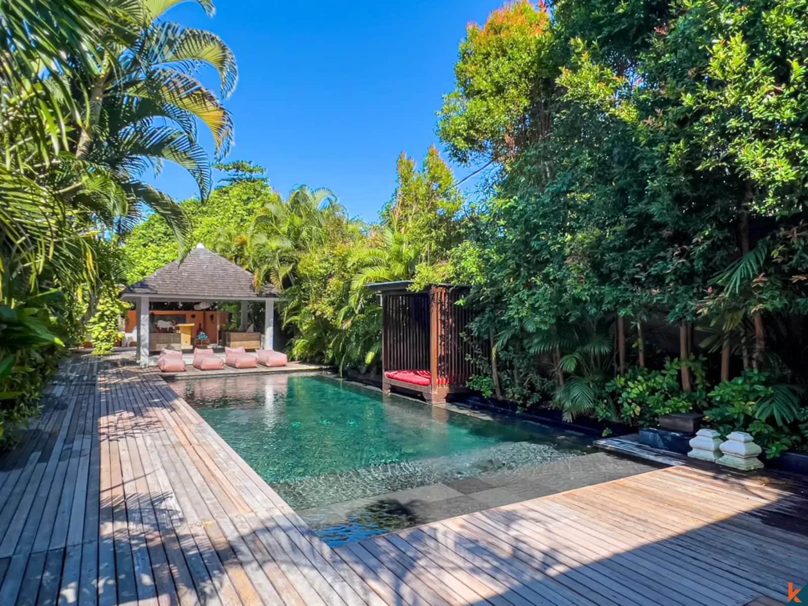 Luxurious Five Bedrooms Villa Retreat for Lease in Umalas