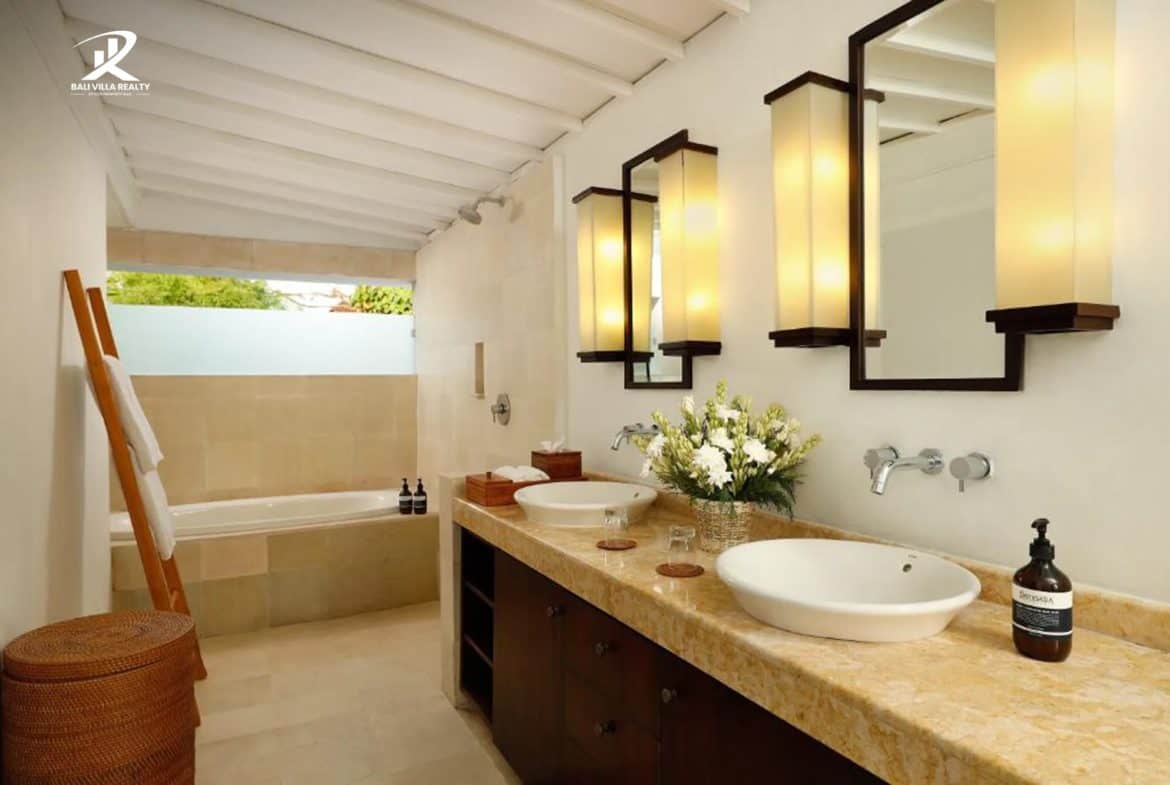 5-bedroom freehold villa in Seminyak — photo 4 of 5