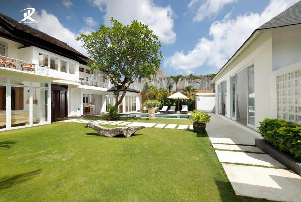 5-bedroom freehold villa in Seminyak — photo 2 of 5