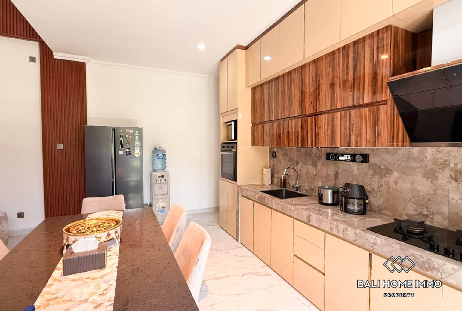 4-bedroom freehold villa in Kerobokan — photo 4 of 5