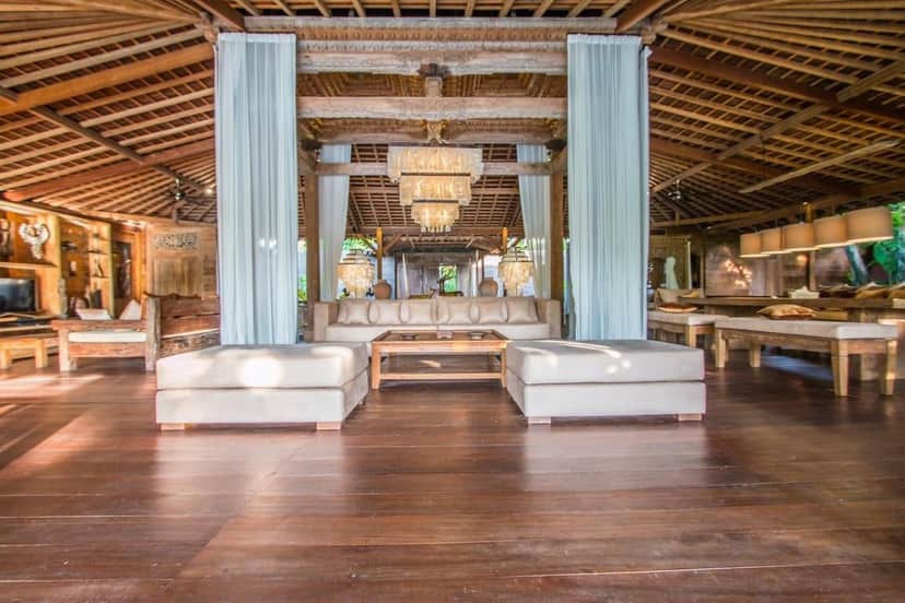 7-bedroom leasehold villa in Kerobokan — photo 2 of 5