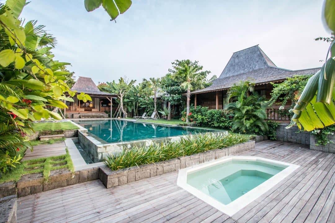 7-bedroom leasehold villa in Kerobokan — photo 3 of 5