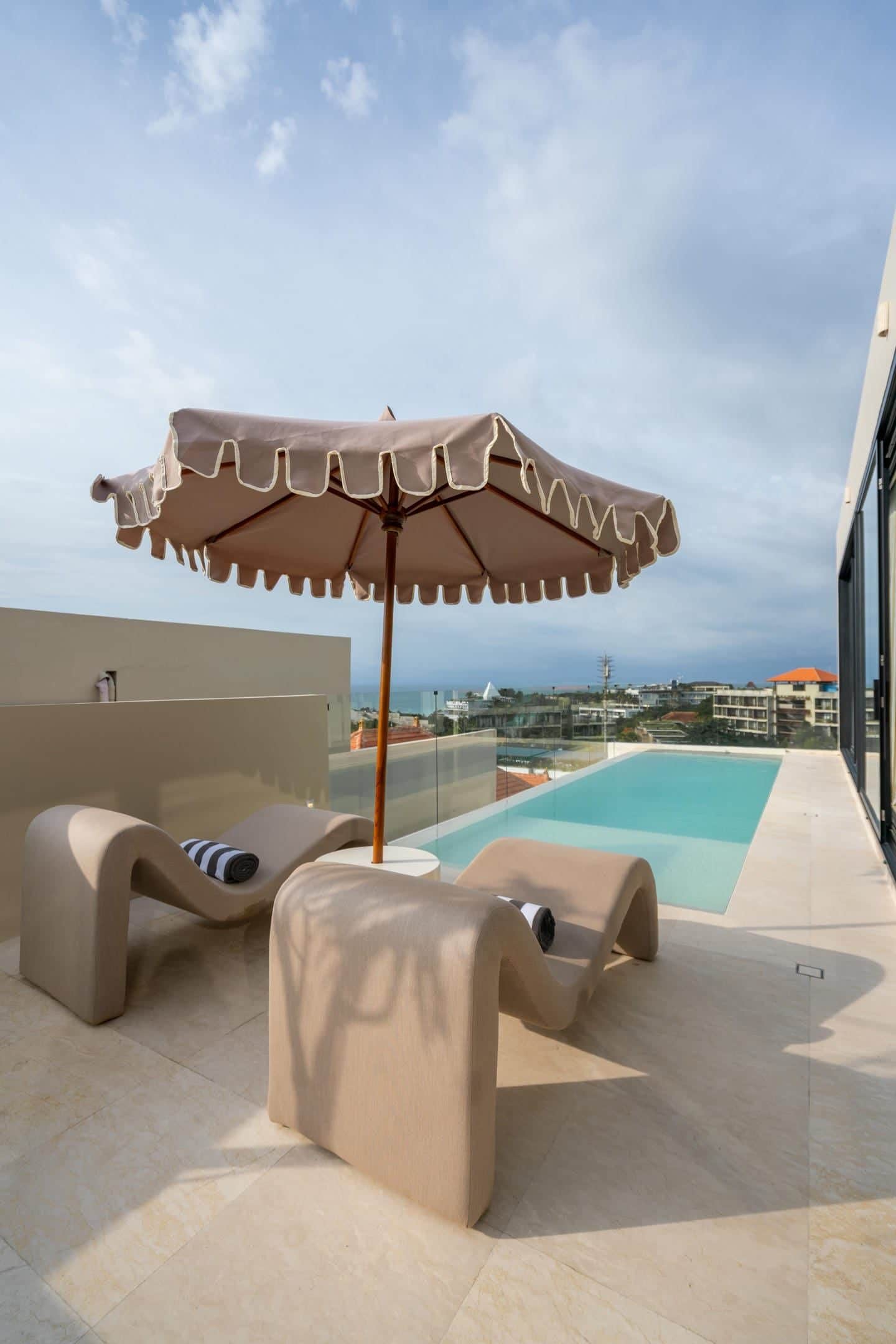 Ocean View 4 Bedroom Villa for Sale Leasehold in Dreamland