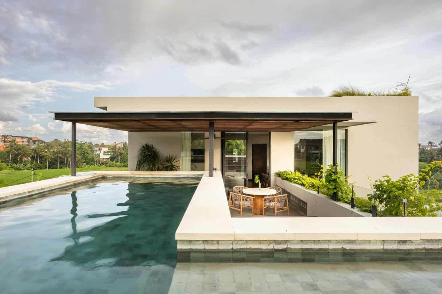 Close to the Beach 3 Bedroom Villa for Sale Leasehold in Pererenan