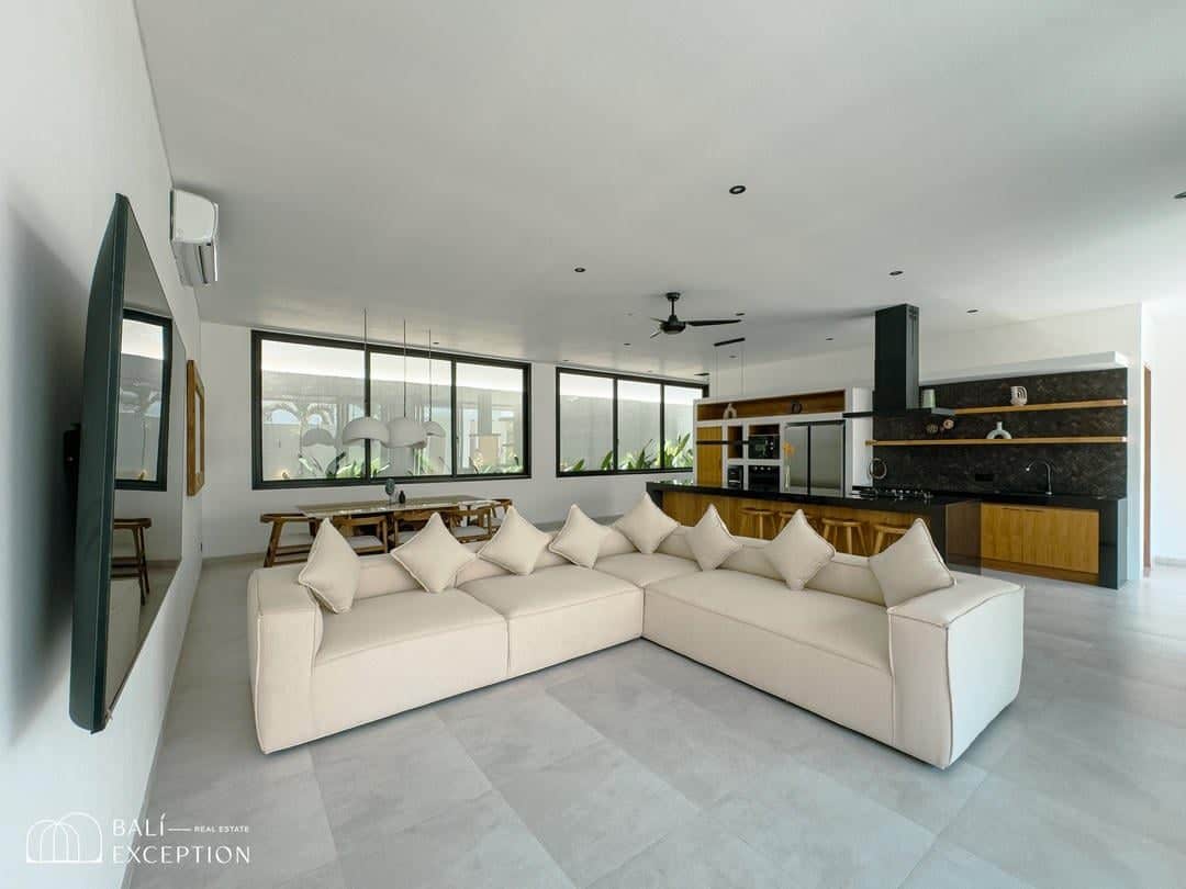 4-bedroom leasehold villa in Pererenan — photo 2 of 5