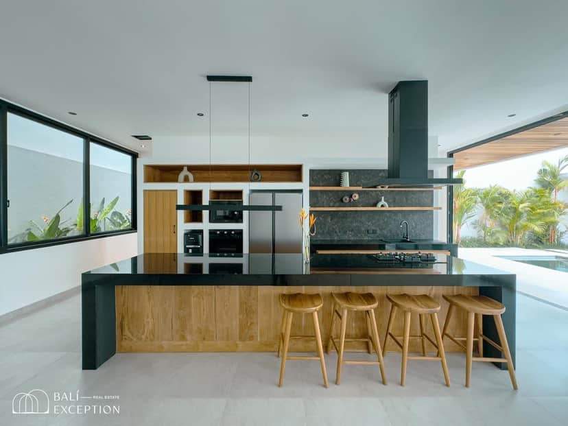 4-bedroom leasehold villa in Pererenan — photo 3 of 5