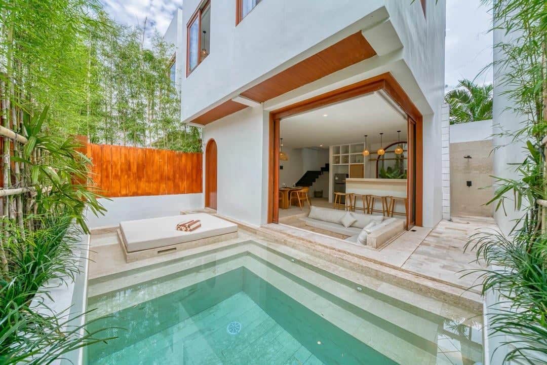 Walking Distance to the Beach 2 Bedroom Villa for Sale Leasehold in Batu Bolong