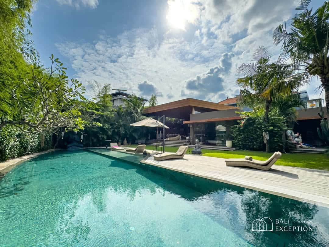 Beautifully Design 4 Bedroom Villa for Sale Leasehold in Berawa