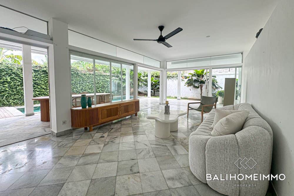 Quiet Place 4 Bedroom Villa for Sale in Seminyak Oberoi Bali