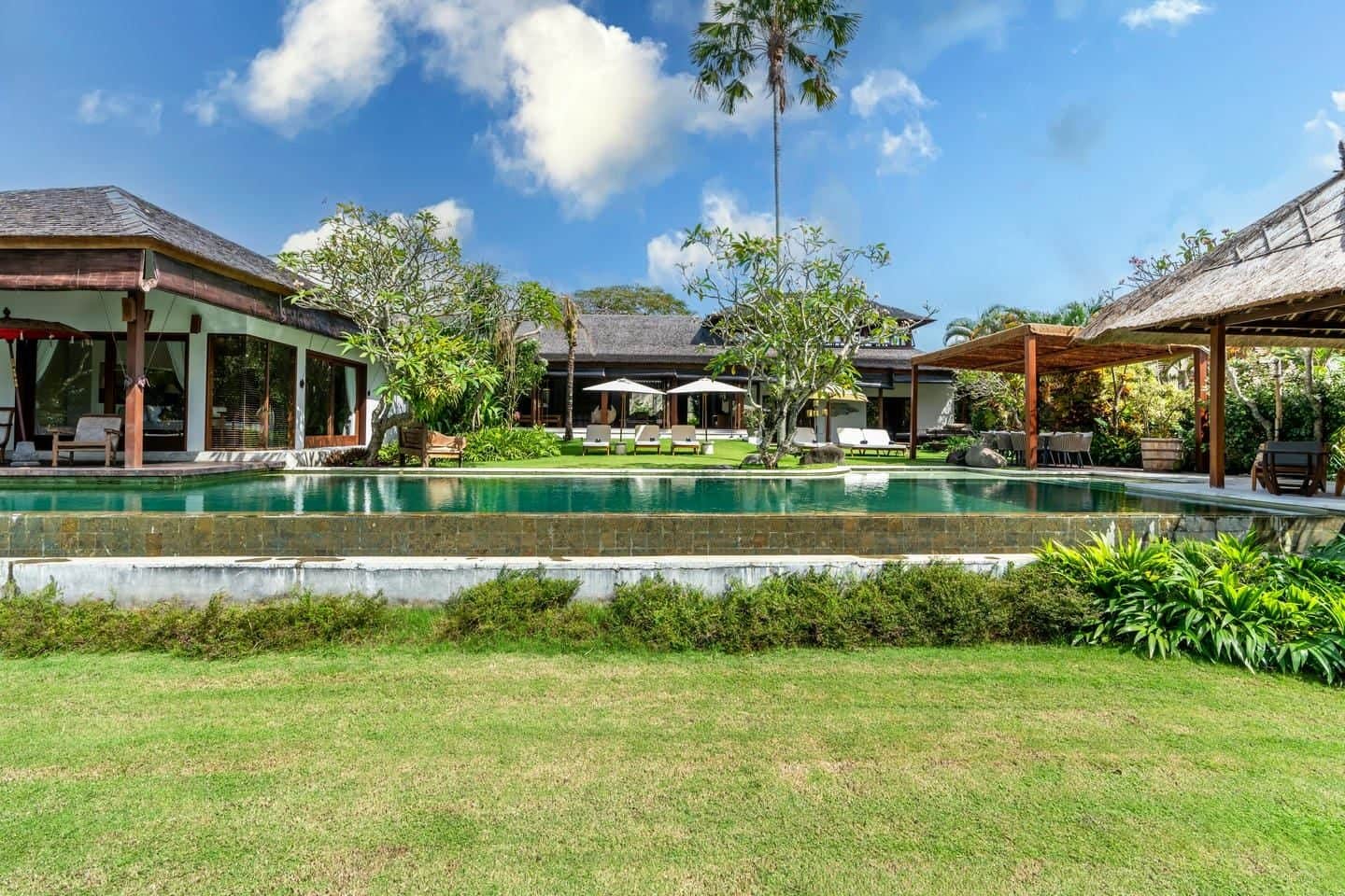 Exquisite 5 Bedroom Villa for Sale Freehold in Pererenan Bali
