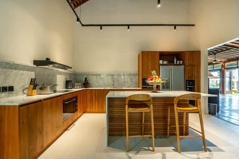 5-bedroom freehold villa in Pererenan — photo 2 of 5