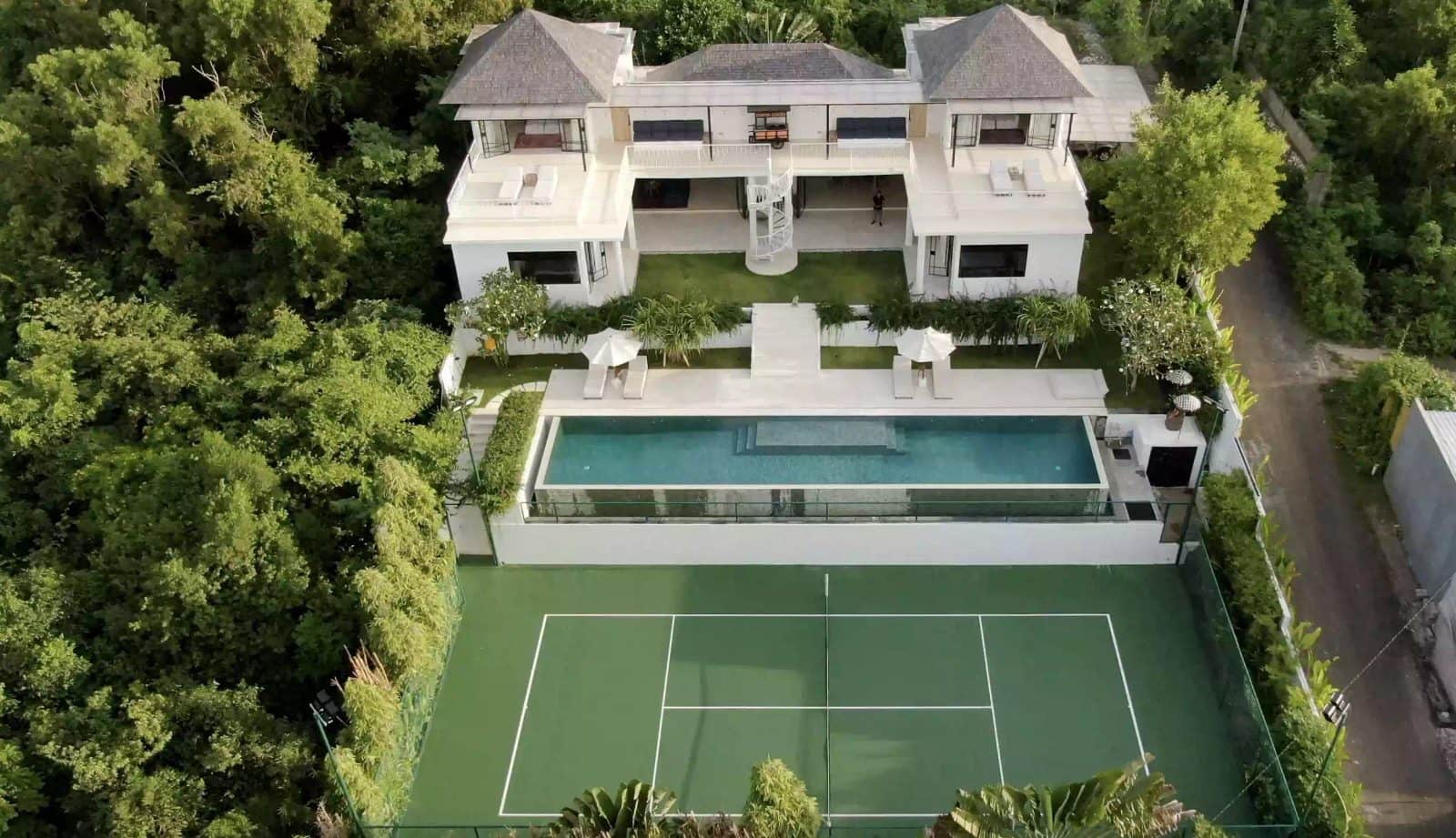 5 Bedroom Villa with Ocean Views for Sale Freehold in Uluwatu