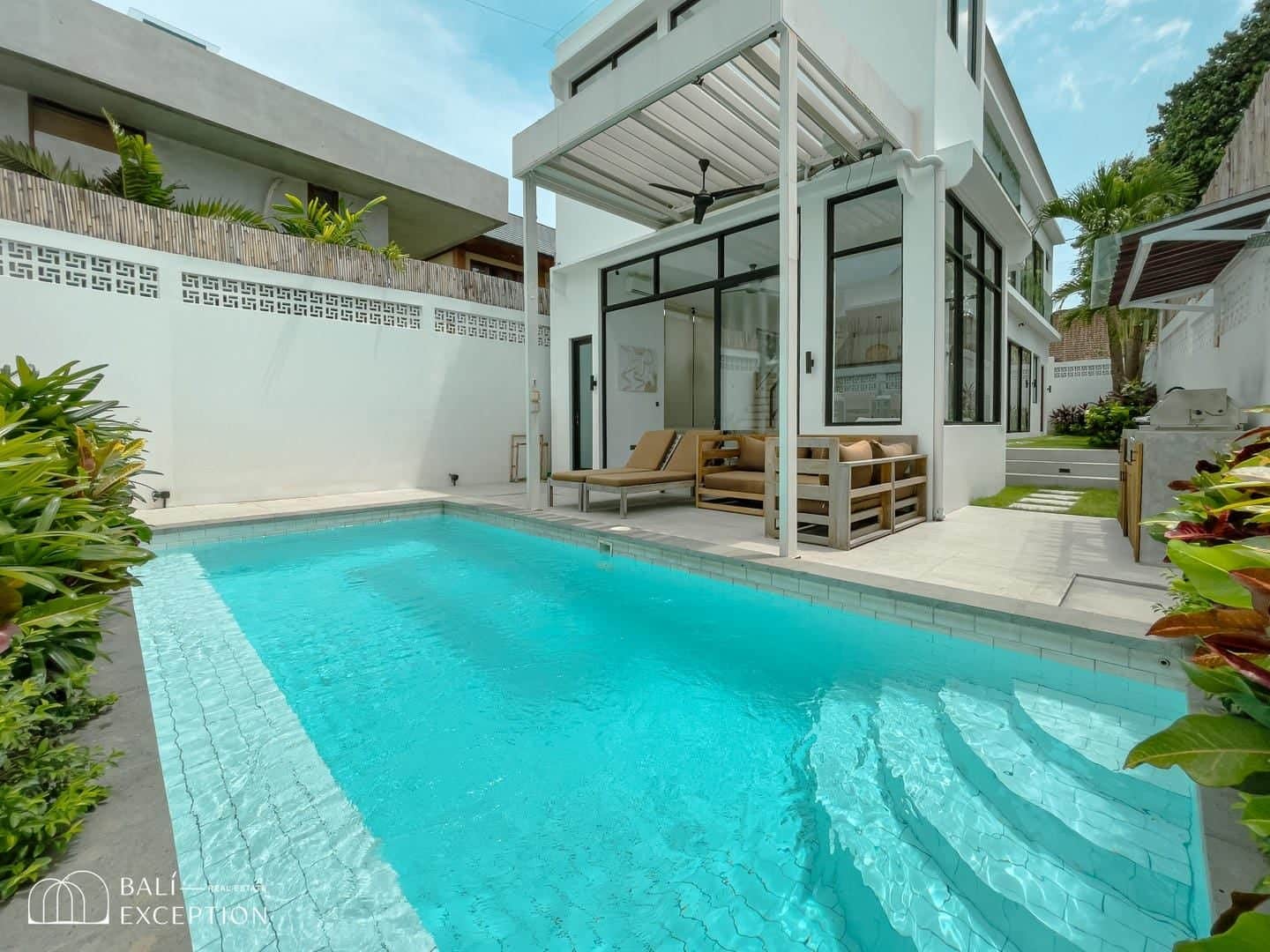 Modern Design 3 Bedroom Villa for Sale Leasehold in Pererenan