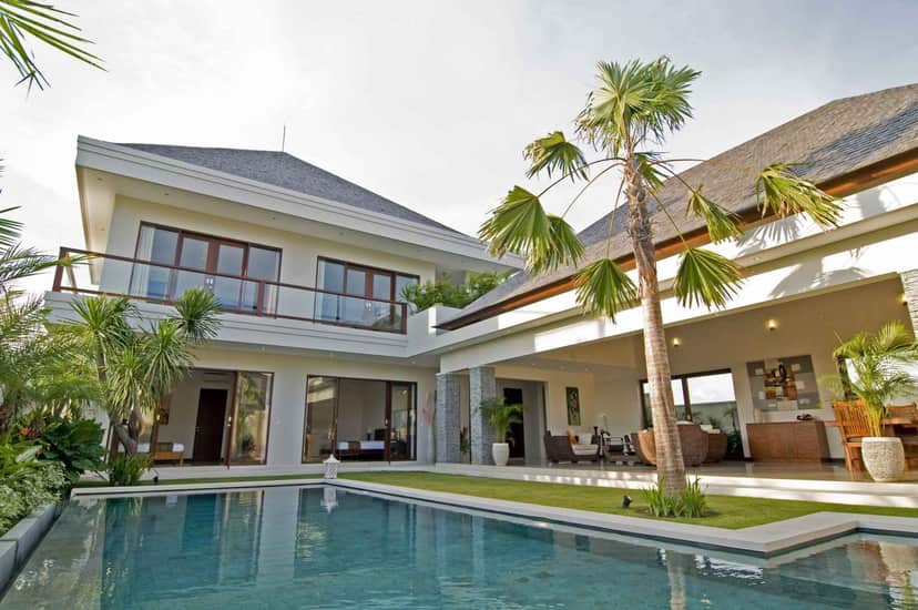 4-bedroom freehold villa in Canggu — photo 2 of 5