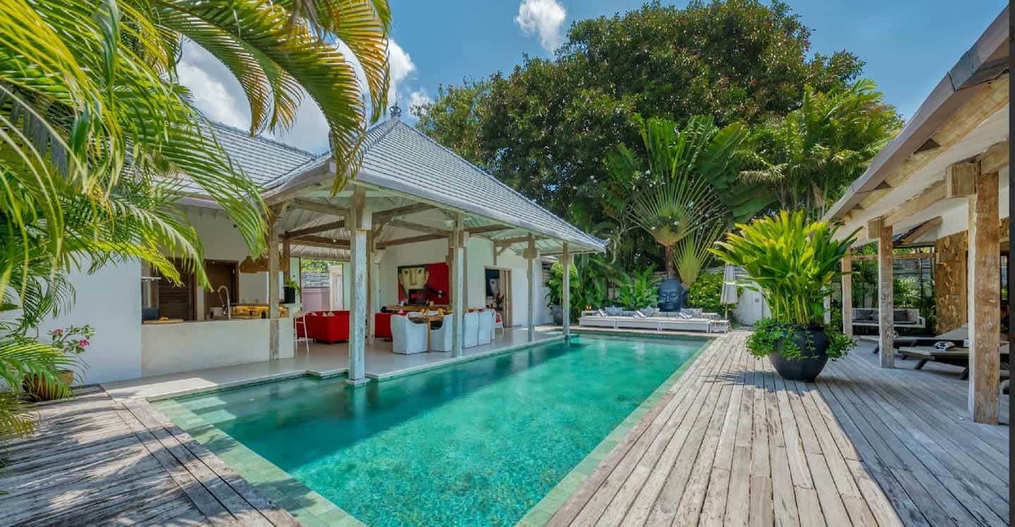 Seminyak Villa with 4 Bedrooms & Modern Balinese Design for Sale Leasehold