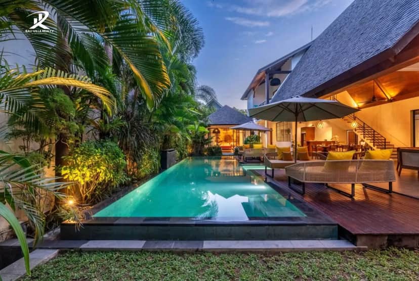 4-bedroom leasehold villa in Canggu — photo 2 of 5
