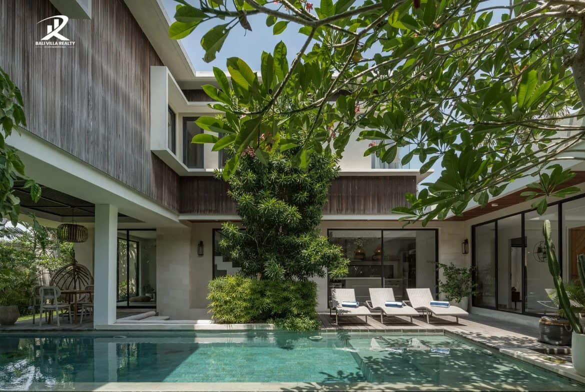 4-bedroom leasehold villa in Canggu — photo 2 of 5