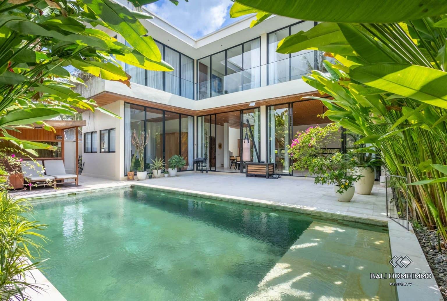 Beautiful 4 Bedrooms villa for sale in Bali Cepaka