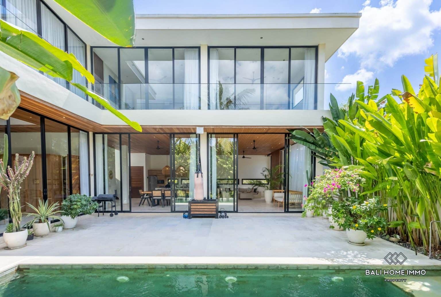 4-bedroom leasehold villa in Tabanan — photo 2 of 5