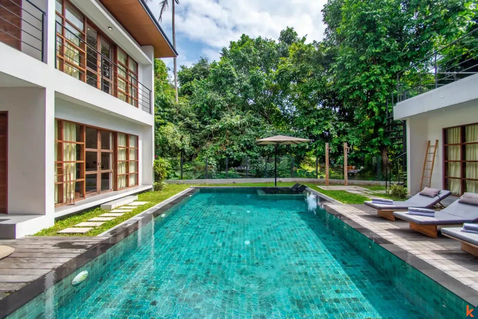5-bedroom leasehold villa in Pererenan — photo 2 of 5
