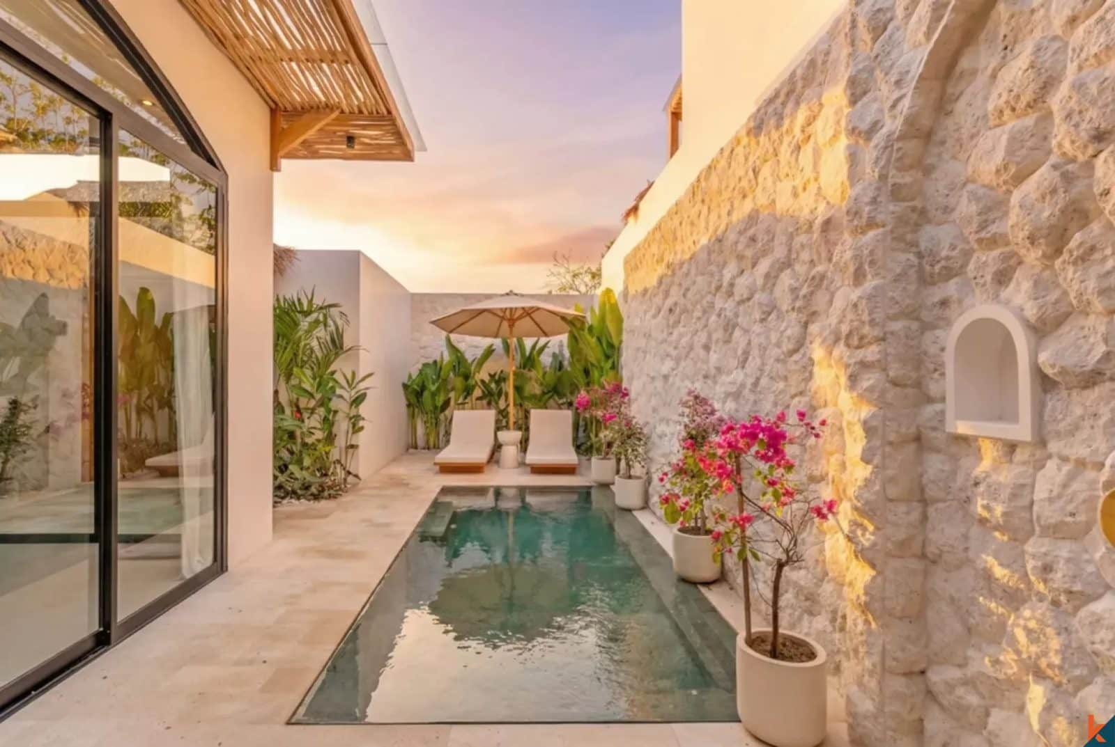 Modern style one bedroom property for lease in Bingin