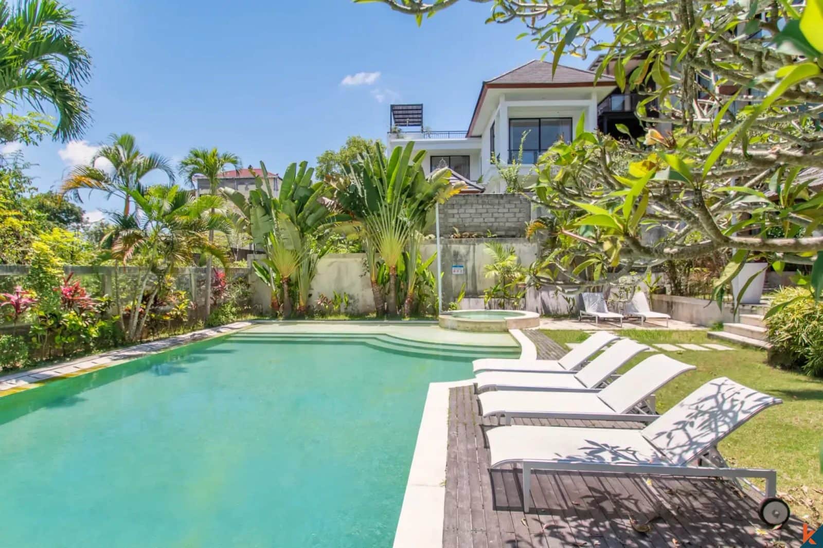 4-bedroom freehold villa in Jimbaran — photo 2 of 5