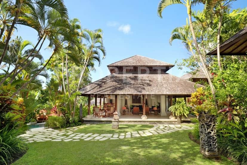 4-bedroom freehold villa in Pererenan — photo 2 of 5