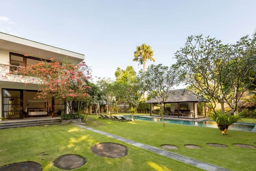 4-bedroom leasehold villa in Seseh/Cemagi — photo 2 of 5