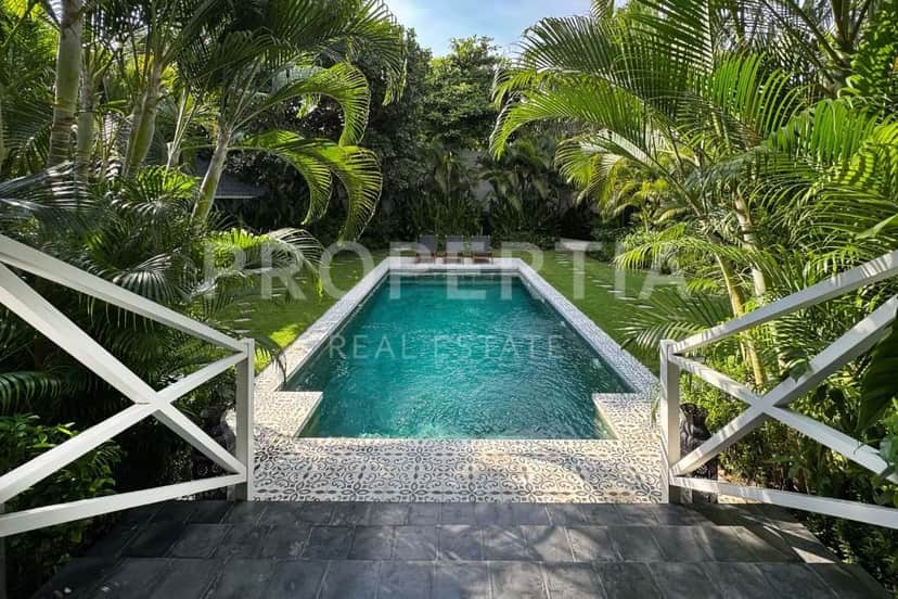 4-bedroom leasehold villa in Berawa — photo 3 of 5
