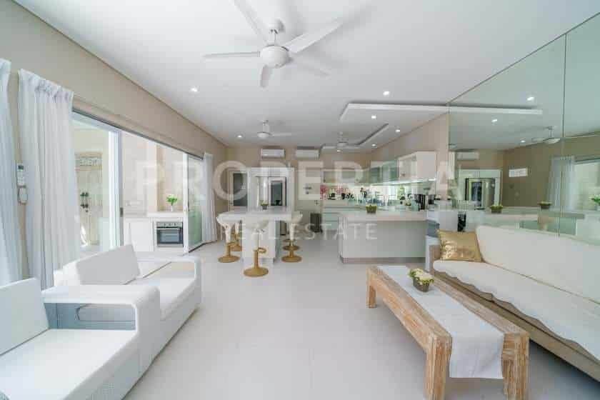 7-bedroom leasehold villa in Berawa — photo 2 of 5