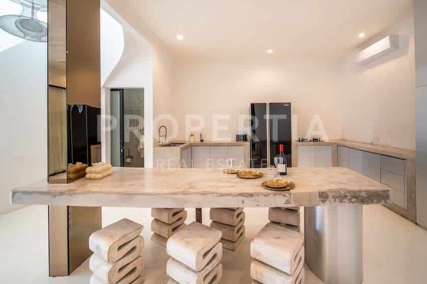 4-bedroom leasehold villa in Canggu — photo 3 of 5