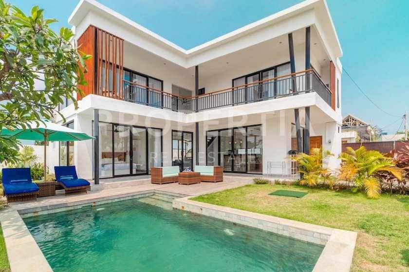 Modern Tropical Family Villa in Bingin