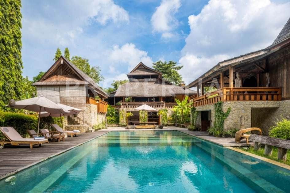Exclusive Freehold Luxury Villa Estate Near Berawa Beach