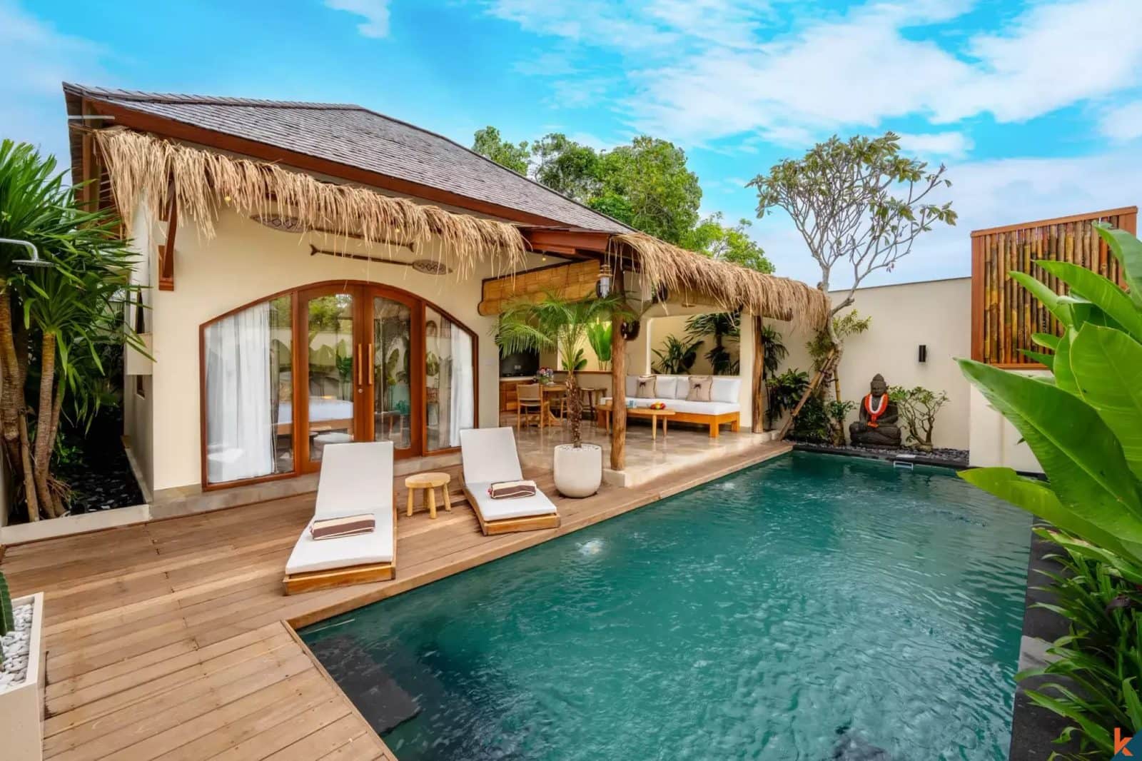 Beautiful One Bedroom Leasehold Villa Walking Distance to Nyanyi Beach