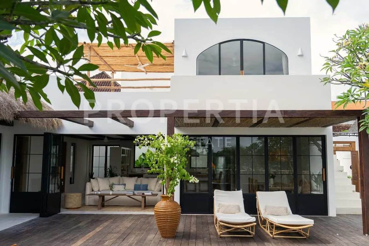 4-bedroom leasehold villa in Canggu — photo 2 of 5