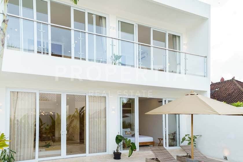 Modern 3-bedroom Contemporary Villa in Babakan