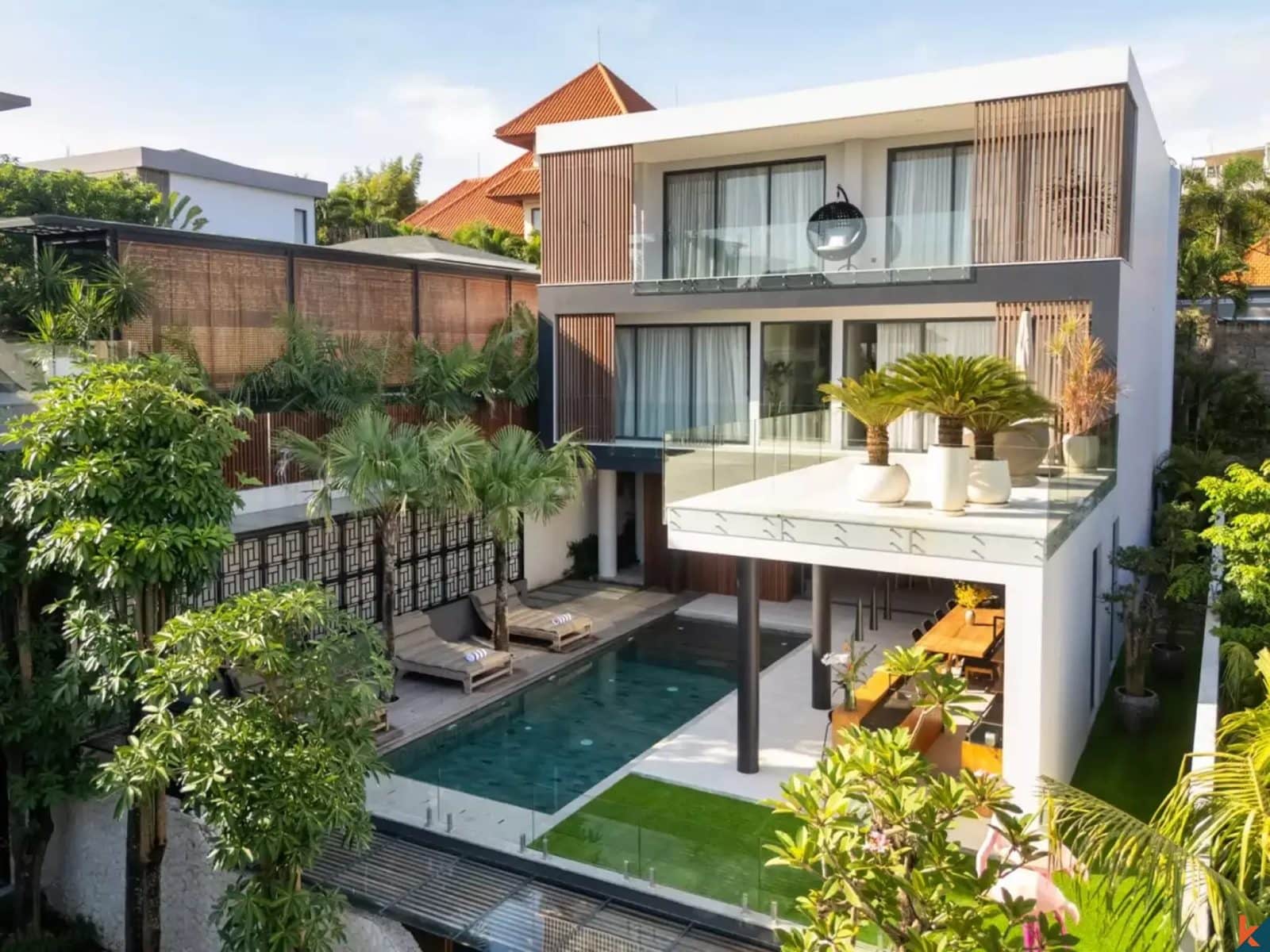 Exceptional quality four bedroom freehold estate overlooking Jimbaran Bay