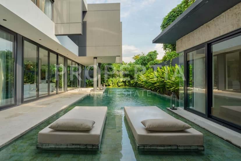 5-bedroom freehold villa in Pererenan — photo 2 of 5
