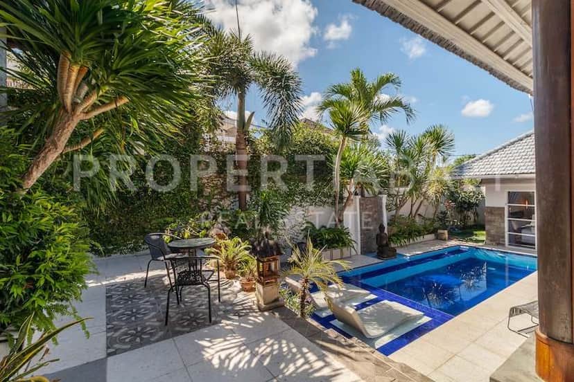 4-bedroom freehold villa in Canggu — photo 2 of 5
