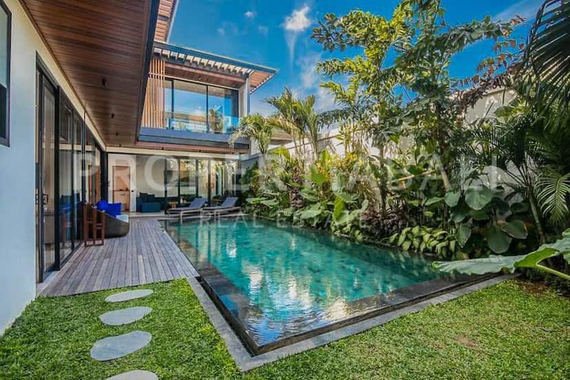 5-bedroom leasehold villa in Pererenan — photo 2 of 5