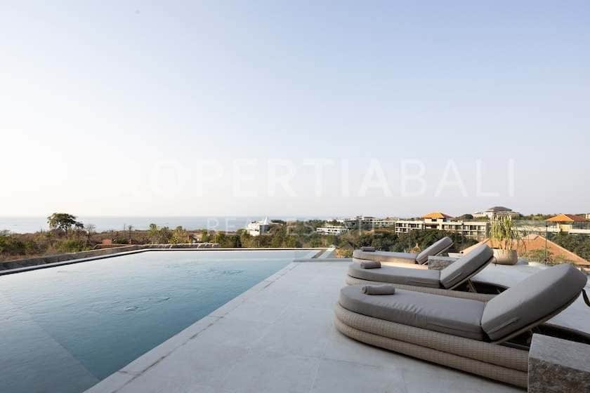 Sophisticated Villa with Breathtaking Views in Bingin
