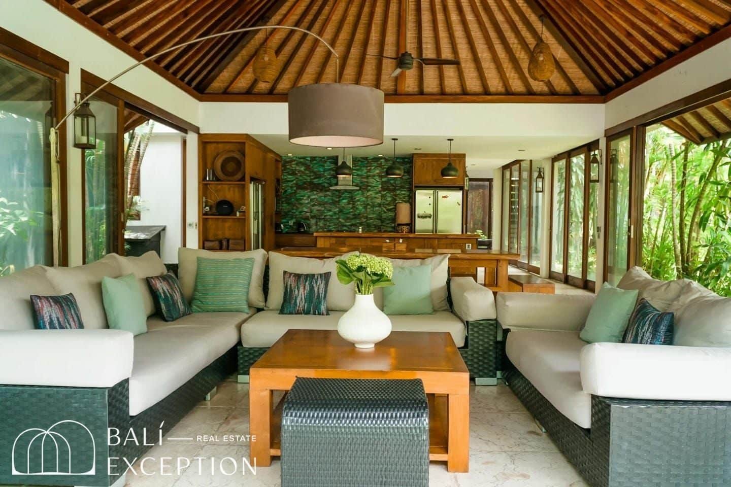 4-bedroom freehold villa in Jimbaran — photo 2 of 5