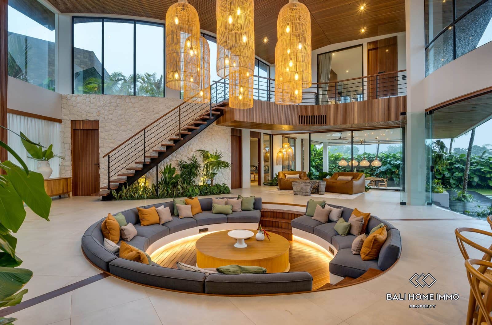5-bedroom leasehold villa in Pererenan — photo 2 of 5
