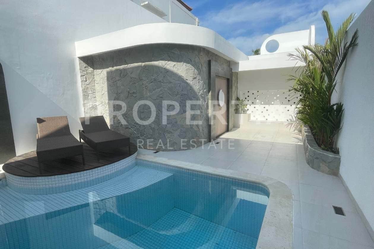 Modern Tropical Villa In Melasti