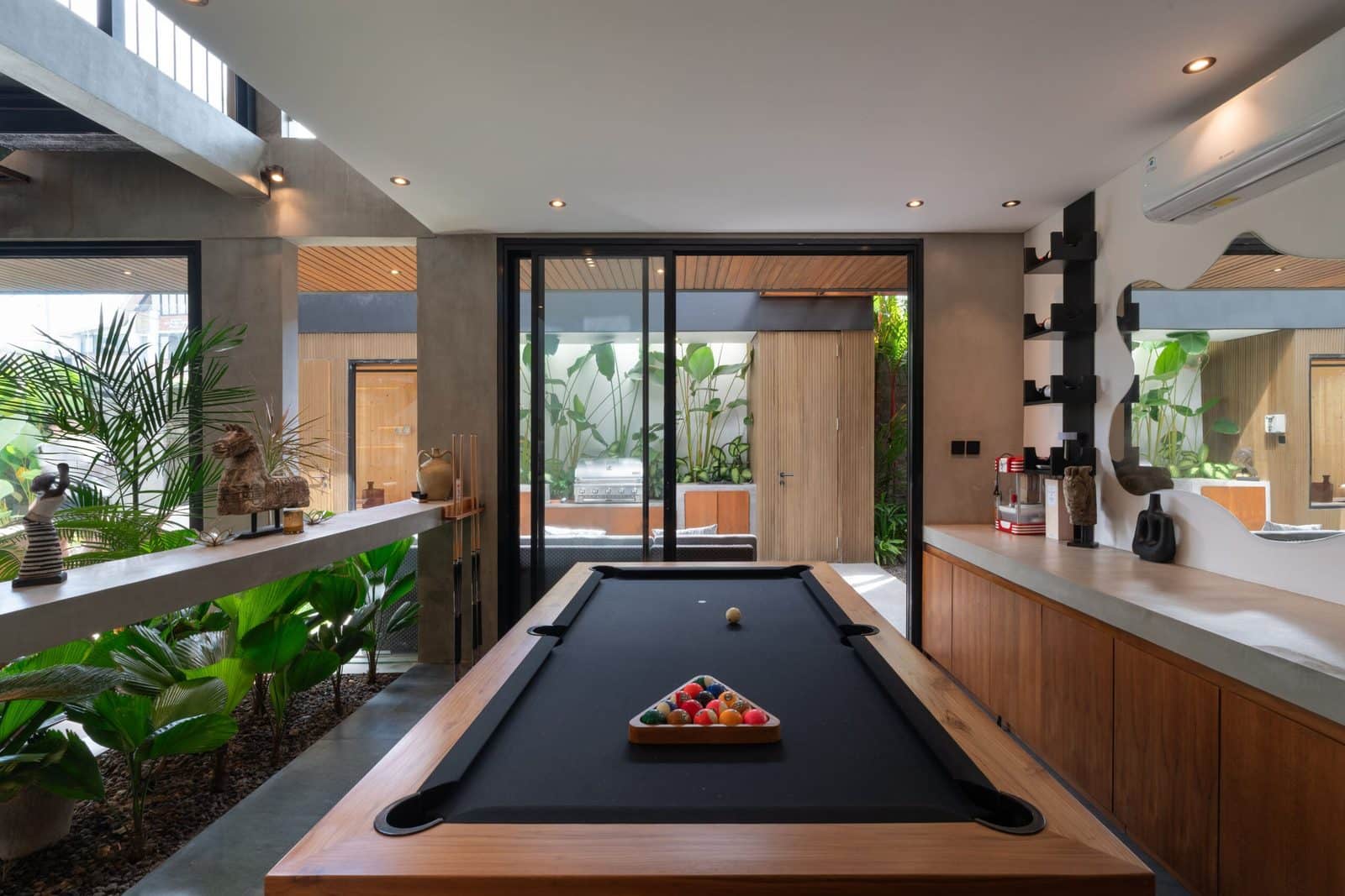 4-bedroom freehold villa in Canggu — photo 2 of 5
