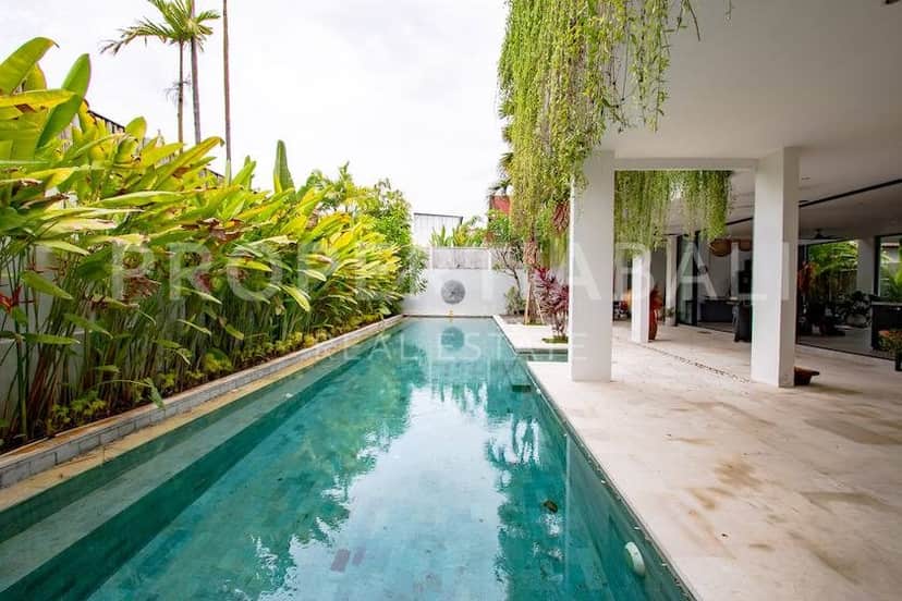 4-bedroom leasehold villa in Buduk/Mengwi — photo 2 of 5