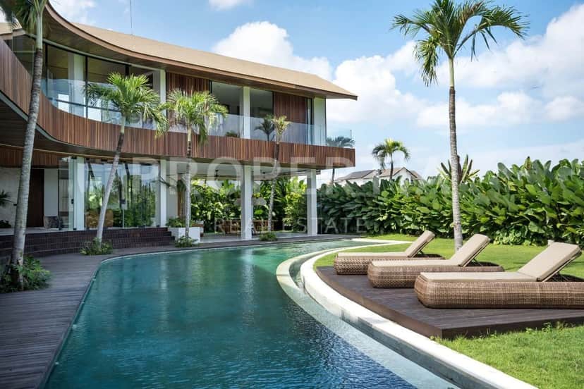 5-bedroom leasehold villa in Pererenan — photo 2 of 5