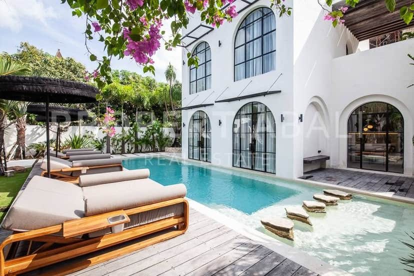 5-bedroom leasehold villa in Canggu — photo 2 of 5