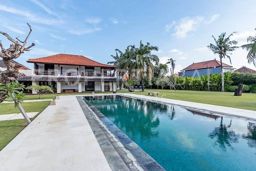 5-bedroom freehold villa in Kerobokan — photo 2 of 5